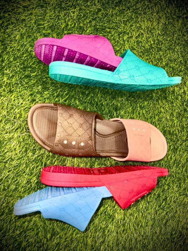 Stylish and Comfortable Slippers - Image 9