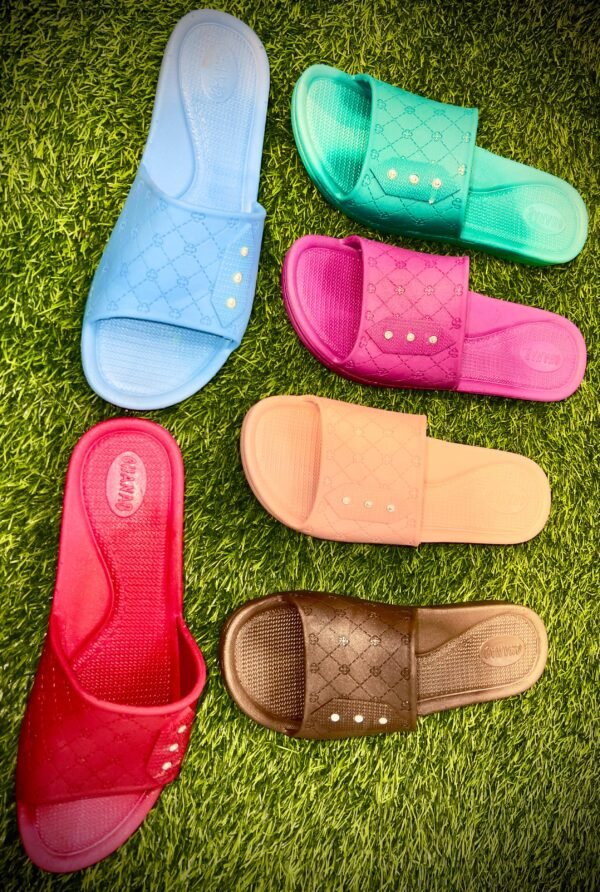 Stylish and Comfortable Slippers - Image 7