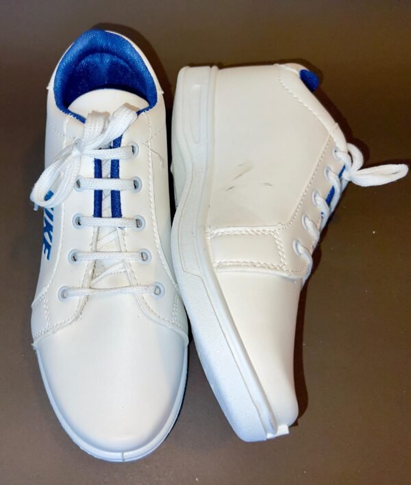 Nike White Sneakers with Blue Accents  ladies - Image 9